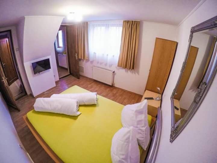 Casa Germana Hotel Lupeni  Eksteriør billede