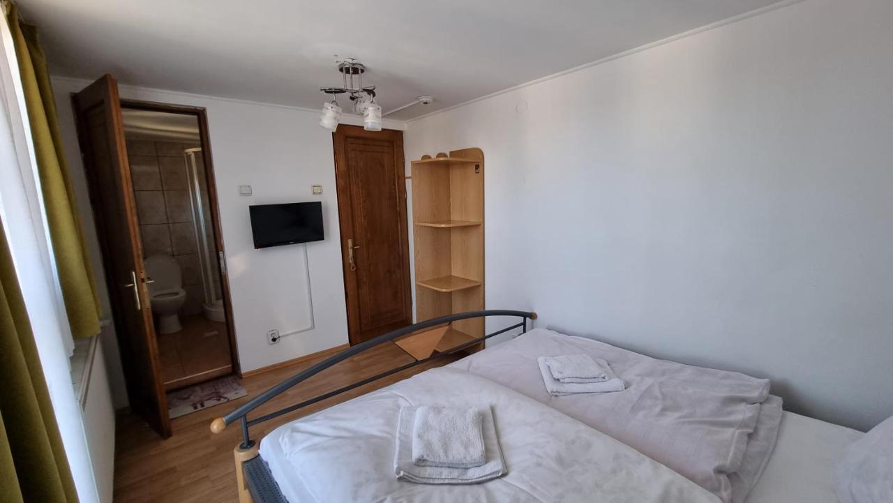 Casa Germana Hotel Lupeni  Eksteriør billede