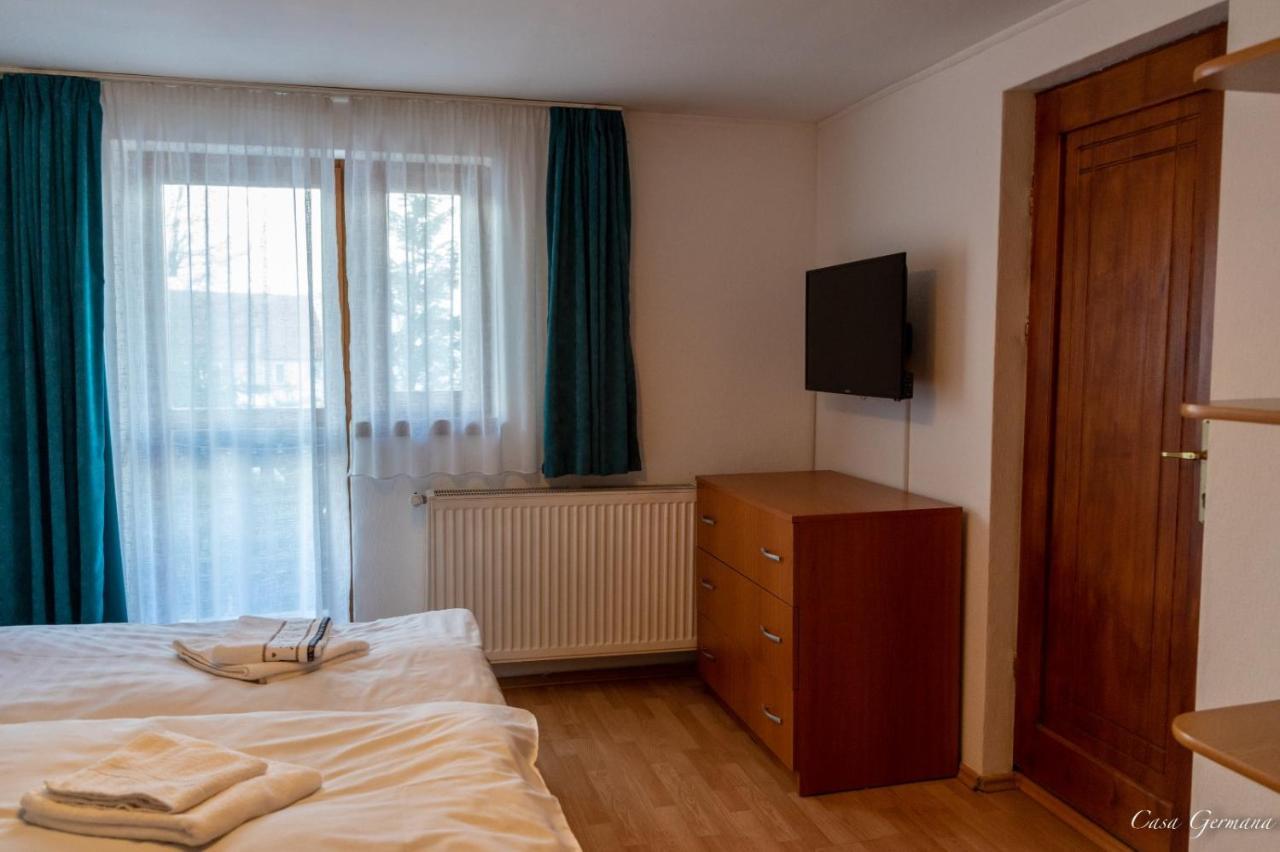 Casa Germana Hotel Lupeni  Eksteriør billede