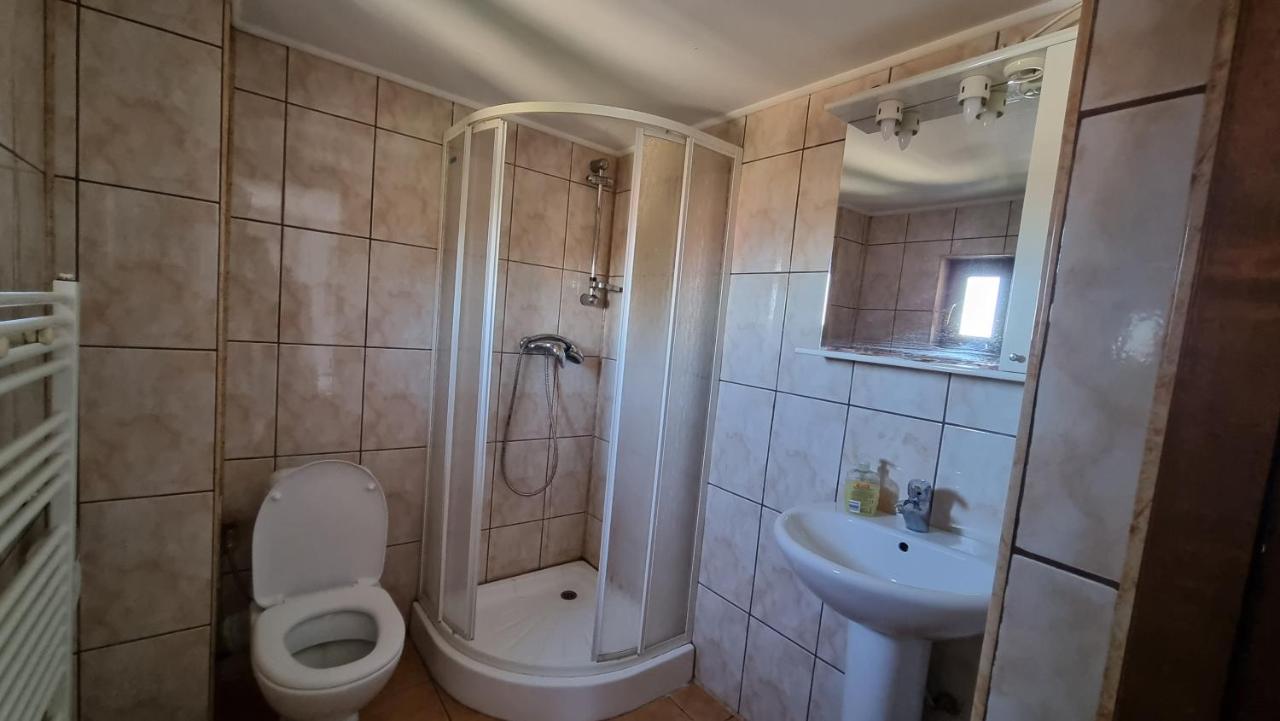 Casa Germana Hotel Lupeni  Eksteriør billede