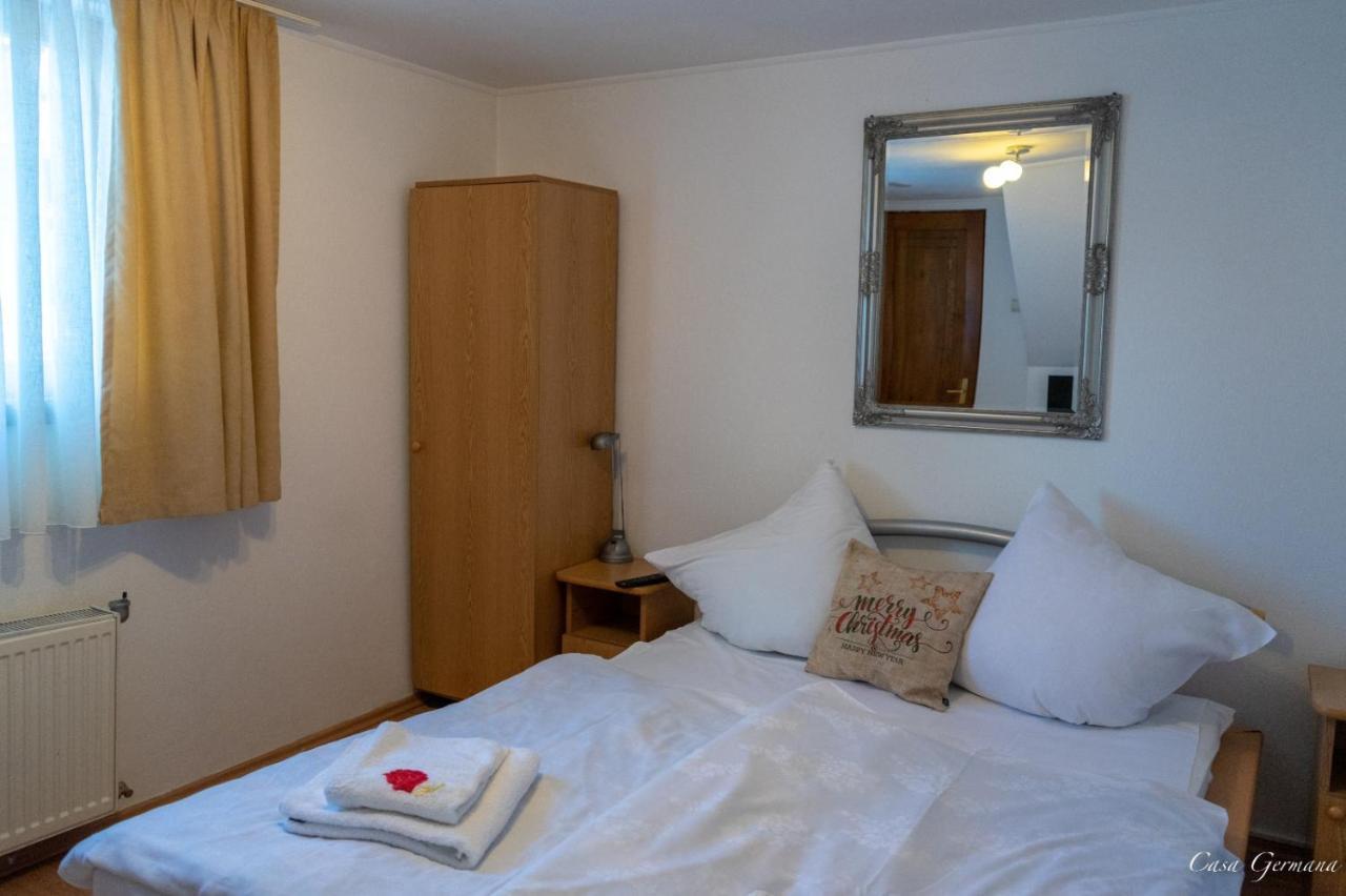 Casa Germana Hotel Lupeni  Eksteriør billede